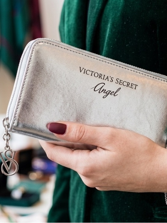Victoria's Secret Handbags - Victoria's Secret Zipper Wallet